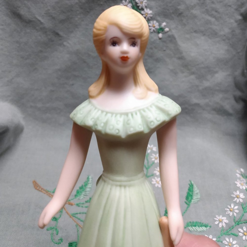 Blonde Age 15 - Growing Up Girls collection - Picture 8 of 9